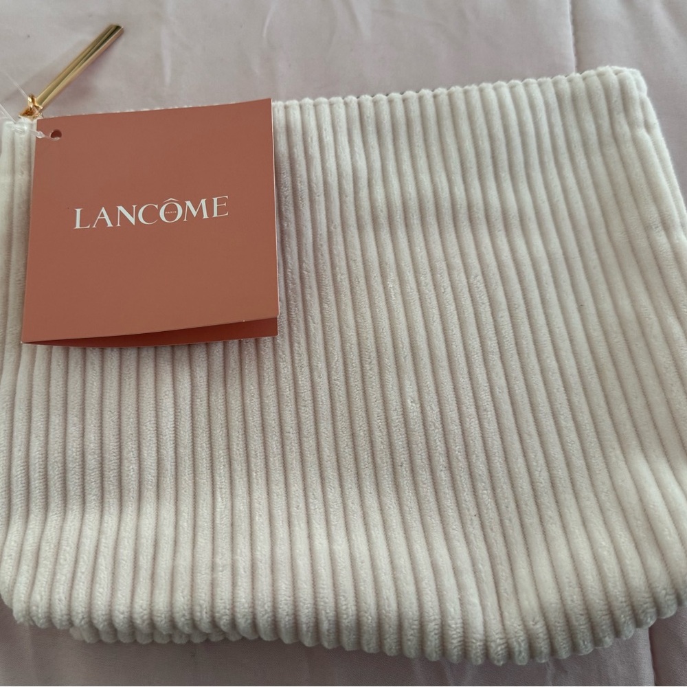 NWT Lancôme blush pink velvet Cosmetic Pouch bag, size 9x7 travel zipper closure
